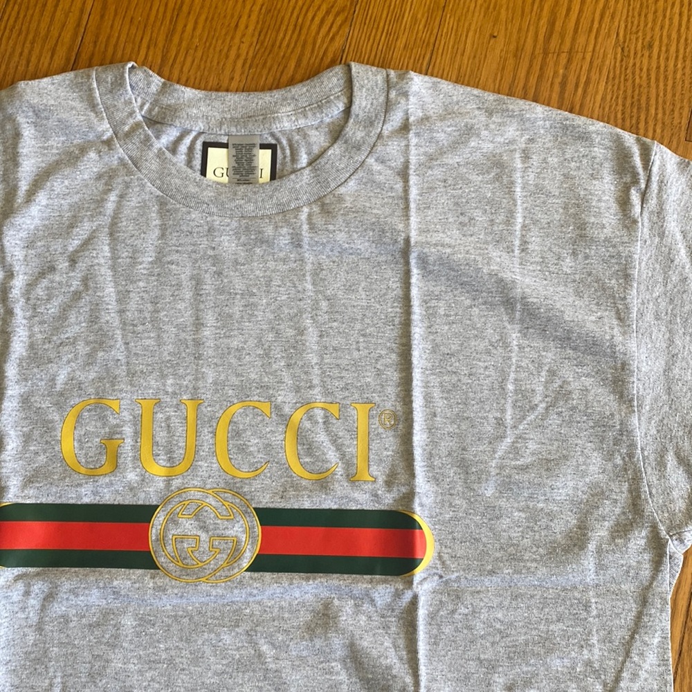 Men’s designer look tee NWT